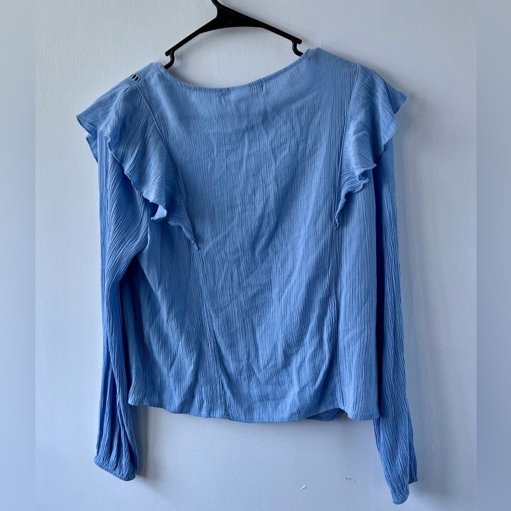 Planet Gold Women’s Blue ruffled v-neck crinkle blouse Cropped Peasant Boho Sz L - Picture 6 of 6